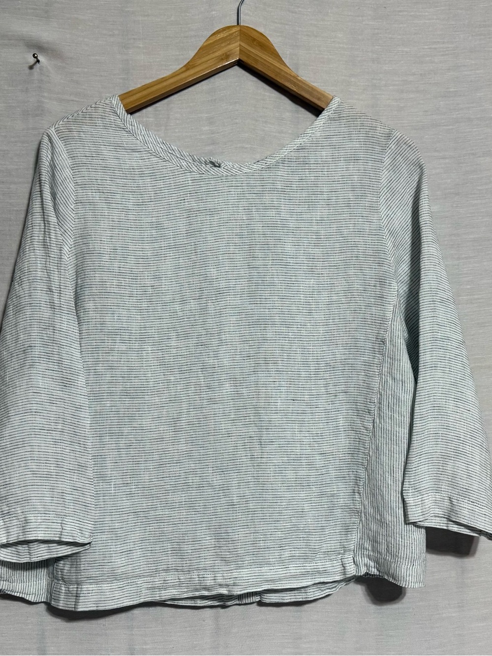 Tahari 100% Linen Blue White Stripe Boat Neck Top M